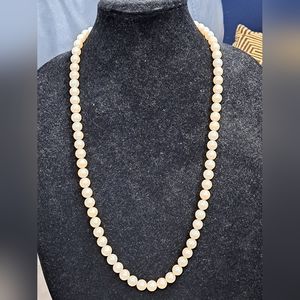 Vintage glass pearl necklace